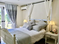 Gumleaf Manor Farmstay - Accommodation Airlie Beach