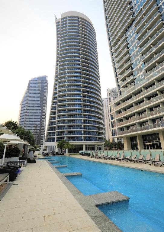 H Luxury Apartment At Surfers Paradise - thumb 3