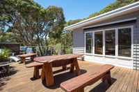 Harleian Beach House walk to both beaches - Accommodation Whitsundays