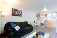 Hensman Road Apartment Shenton Park - Accommodation BNB