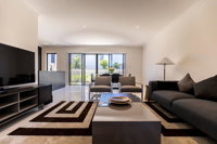 Homeplus-Escape to Modern Home in Hope Island - Accommodation Airlie Beach
