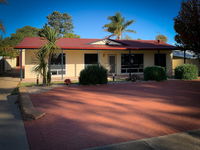 Hooterville - Maitland Accommodation