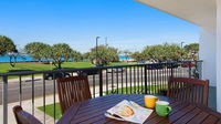 Kings Beach Ocean Front Views Private Balcony overlooking Kings Beach - Mount Gambier Accommodation