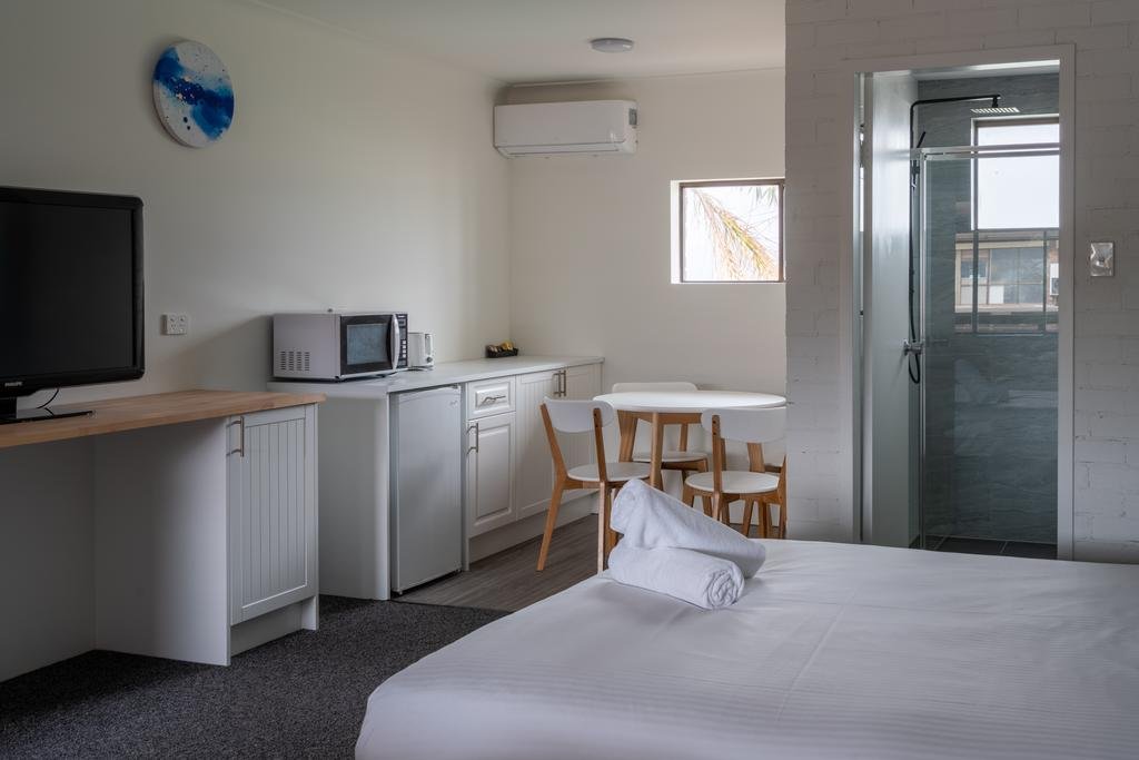 Windang NSW Accommodation Airlie Beach