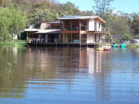 Lakeside Lodge Armidale - Melbourne 4u