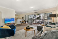 Large and Airy Unit in Quiet Riverside Suburb - Tourism Gold Coast