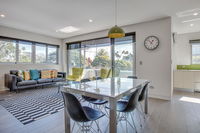 Large and brand-new apartment close to city - Accommodation Tasmania