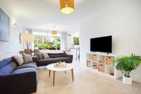 Light and airy garden apartment steps from surf - Bundaberg Accommodation