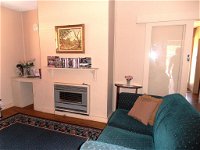 Lillymay Cottage - Redcliffe Tourism
