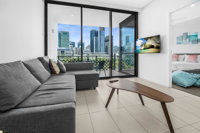 Luxe Apartment with Balcony and Pool Near Galleries - Bundaberg Accommodation