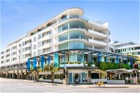 Luxurious Beach Front Apartment in 'The Pacific' - Accommodation Airlie Beach