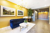 Luxury Apartment Opposite Train Station in Cannon Hill and 17 minutes from the City - QLD Tourism