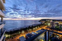 Luxury Beachfront Sky Home Exceptional Ocean Views - Surfers Gold Coast
