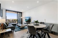 Luxury Living with Panoramic Views - Accommodation Redcliffe