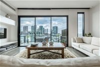 Luxury Waterfront 4BDR Townhouse with Amazing Views - Australia Accommodation