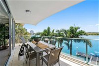 Luxury Waterfront Maroochydore Free Wine Netflix Parking - Accommodation Perth