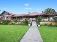 Magnificent COTILLION c1920 Federation Brilliance - Accommodation Ballina