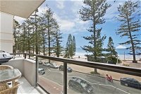 Manly Sandgate by the beach