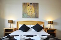 Meadowbrook Hotel Brisbane - Accommodation Airlie Beach