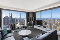 Meriton Suites World Tower - Accommodation Directory
