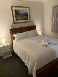 Mijen's Manor - Accommodation Broken Hill