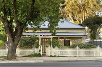 Miriams Cottage - WA Accommodation