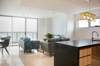 Modern 2 bedroom Apartment in the Heart of Burwood - Accommodation Noosa