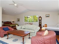 Morisset Waterfront 1bdr Studio looking over Trinity Marina - Accommodation Airlie Beach