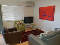 Mt.Lawley Superb 2 BR location Comfort style 3 - Holiday Find