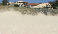 Scarborough  Absolutely Beachfront - Accommodation Sunshine Coast