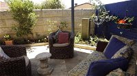 Relax bright  airy garden Villa - WA Accommodation