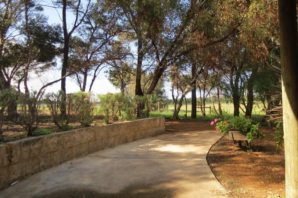 Bentwood Olive Grove Accommodation - thumb 2