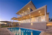 32 Corella Court - Private Jetty and Pool - Accommodation Airlie Beach