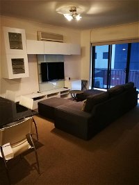 Superb 2 BR East Perth Apartment Location Comfort Space 1 - Accommodation Airlie Beach