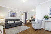 Hensman 10 - Accommodation Newcastle