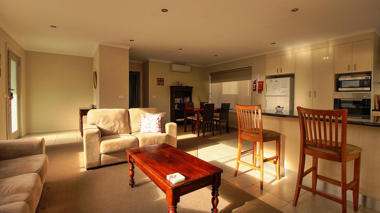 Kingston TAS Accommodation in Surfers Paradise