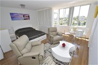Neutral Bay Self Contained Studio Apartments - Bundaberg Accommodation