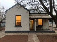 Newton Cottage - Bundaberg Accommodation