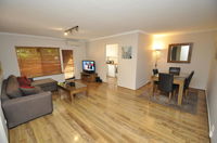 North Ryde Self-Contained One-Bedroom Apartment 7KHRT - Accommodation BNB