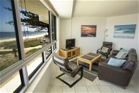 Oceanside Resort - Absolute Beachfront Apartments - Accommodation Airlie Beach