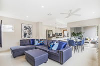 Park Avenue Luxe Townhouse Brand New Sleeps 9 - Accommodation NSW