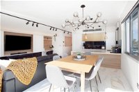 Penthouse Designer Apartment Close to City - Bundaberg Accommodation