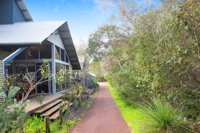 PEPPY TREE HOUSE - Mount Gambier Accommodation