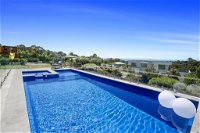 Perla Marina - Luxury Family Retreat with heated pool spa playground - Bundaberg Accommodation