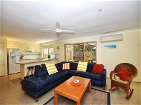 Pet Friendly Beach Home - Accommodation Brisbane