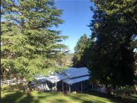 Pine Hill Cottage Acreage in Nature Trees Views mid Katoomba Leura - Accommodation Mooloolaba