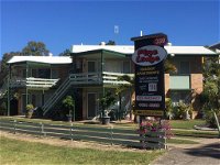 Pine Lodge - Accommodation Airlie Beach