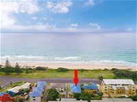 Pippi View 2 Top - across the road from the beach - Accommodation Ballina