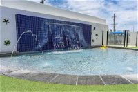 Pool Tennis Alexandra Headlands Oceanfront Resort - Maitland Accommodation