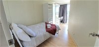 Private modern room - Plaza Building- in City Centre - Palm Beach Accommodation